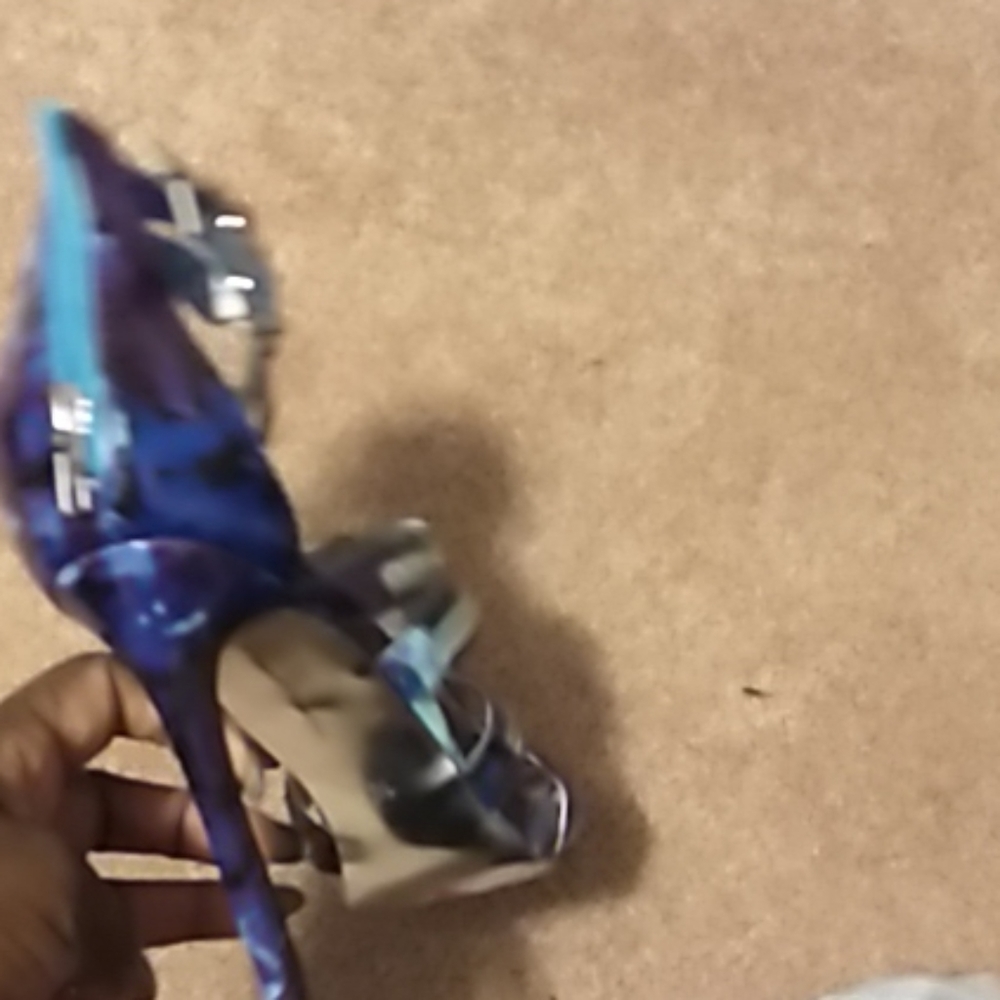 Shoe - Picture 4 of 4